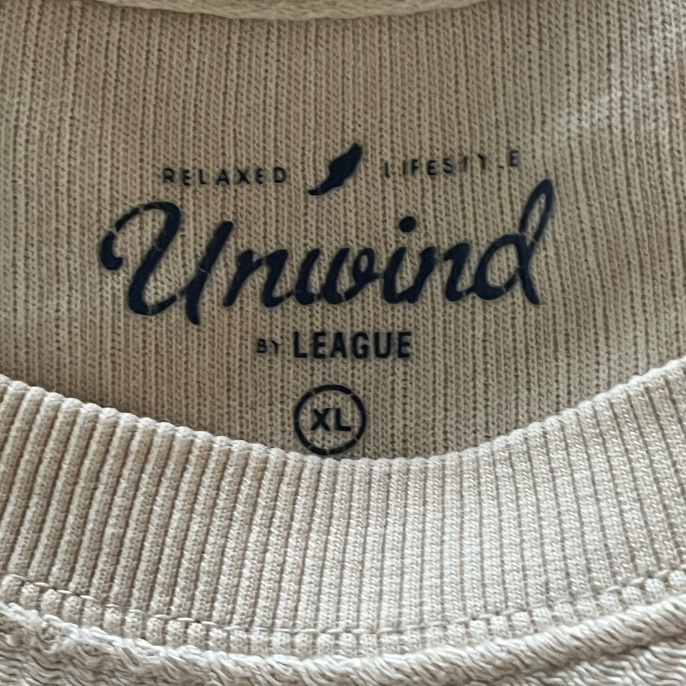 Unwind by League 30A Watercolor FL Women’s Cream Sweatshirt Size XLarge - Picture 14 of 16